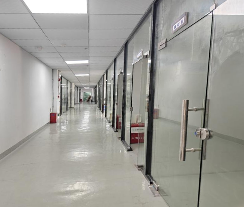 Pasillo en área de fabricación